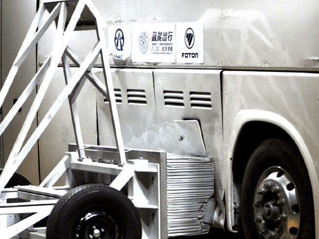 FOTON hydrogen fuel-cell bus hydrogen storage cylinders during a collision test